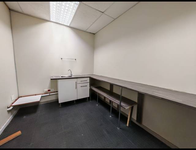 132M² OFFICE TO LET IN MEYERSDAL
